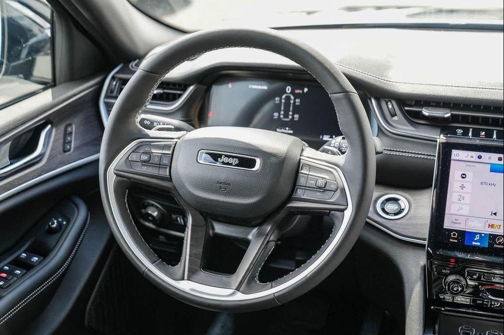 new 2025 Jeep Grand Cherokee L car, priced at $40,995