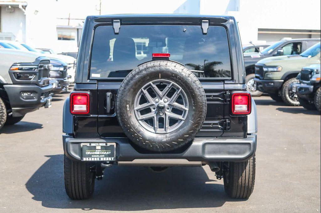 new 2025 Jeep Wrangler car, priced at $46,225