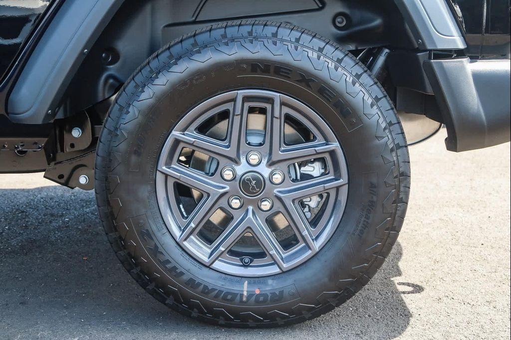 new 2025 Jeep Wrangler car, priced at $46,225