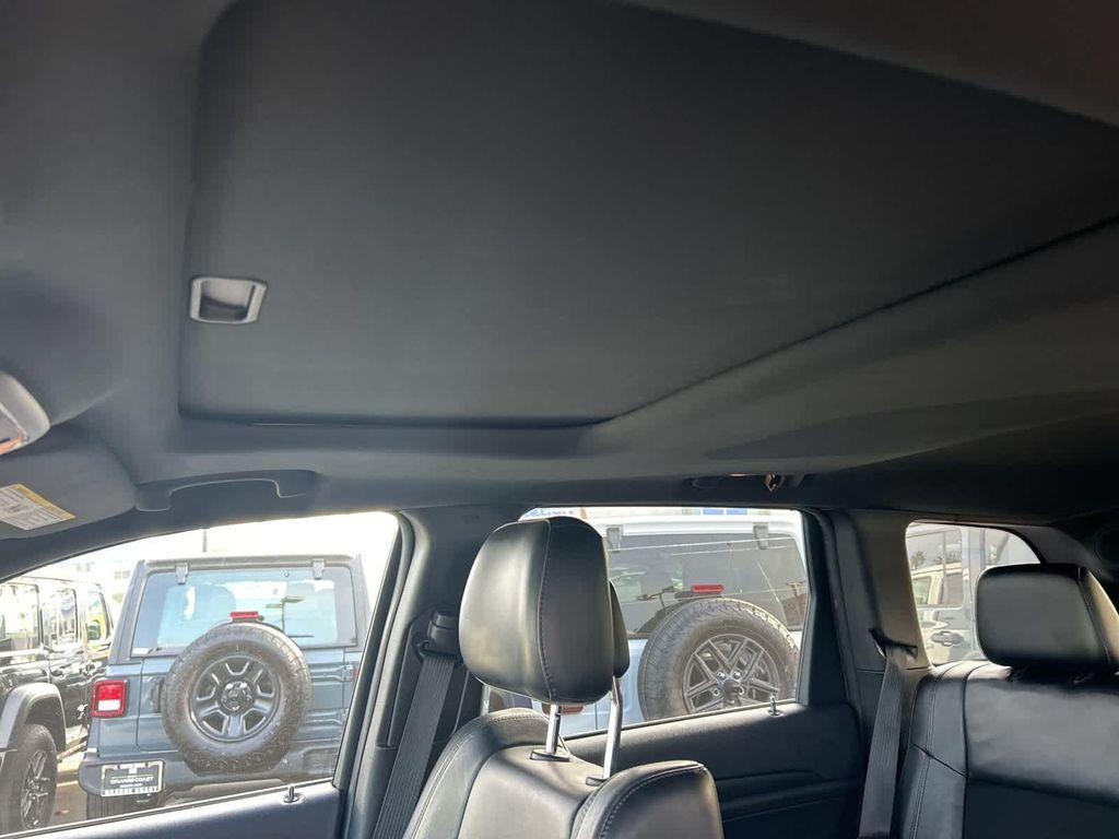 used 2015 Jeep Grand Cherokee car, priced at $13,972