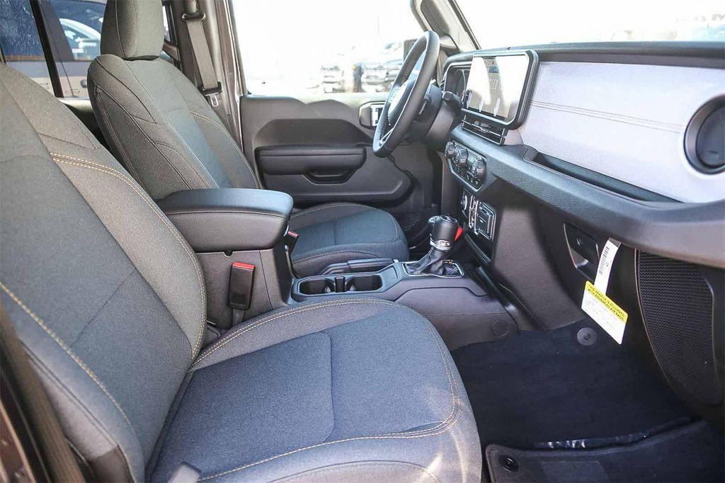 new 2025 Jeep Wrangler car, priced at $40,358