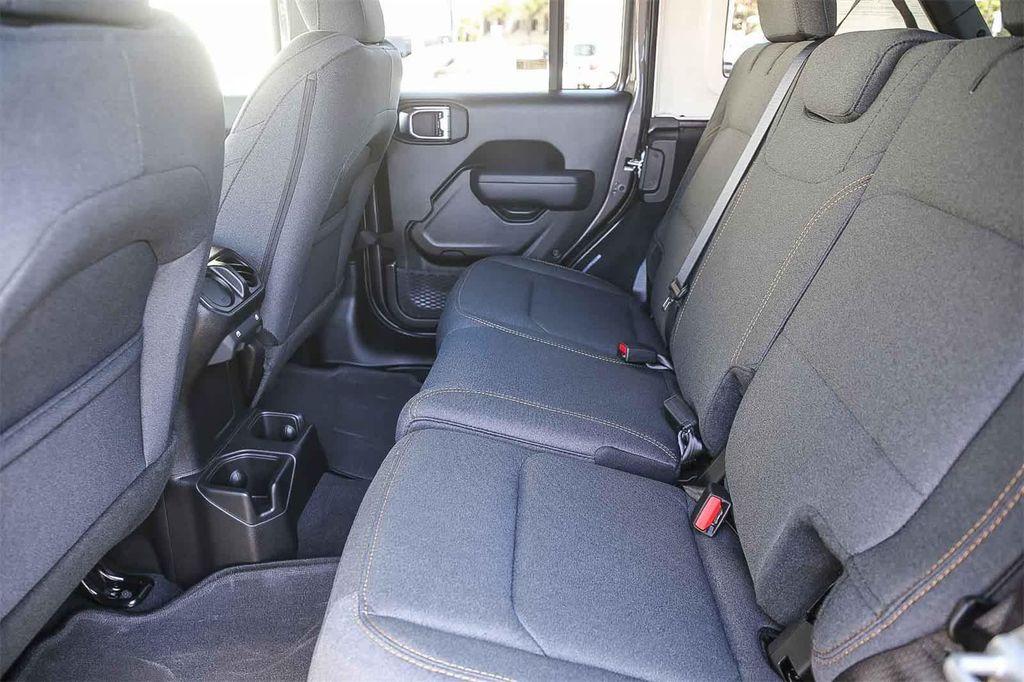 new 2025 Jeep Wrangler car, priced at $40,358