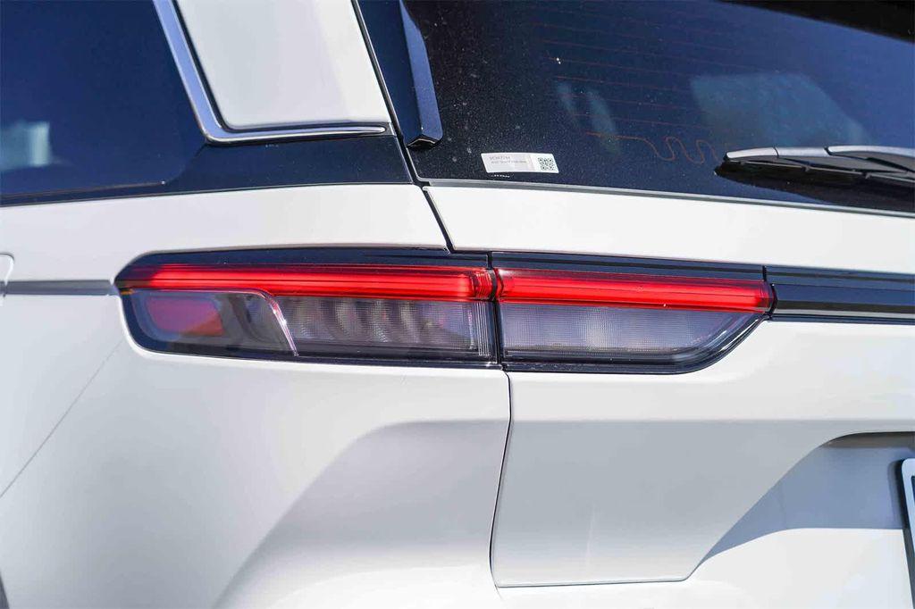 new 2025 Jeep Grand Cherokee car, priced at $34,325