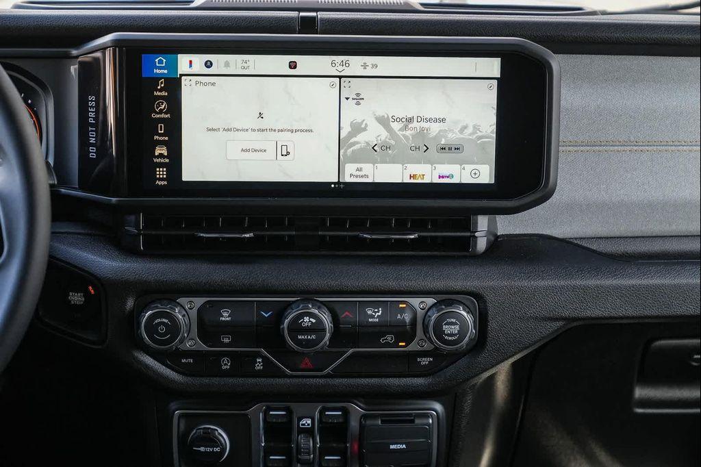 new 2025 Jeep Wrangler car, priced at $45,280