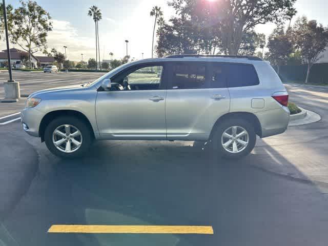 used 2010 Toyota Highlander car, priced at $8,999