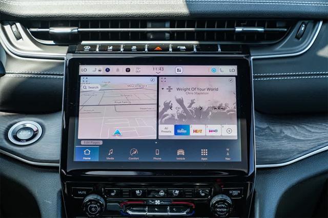 new 2025 Jeep Grand Cherokee car, priced at $50,032