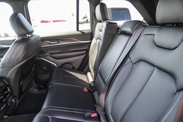 new 2025 Jeep Grand Cherokee car, priced at $46,295