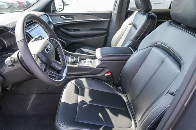 new 2025 Jeep Grand Cherokee car, priced at $46,295
