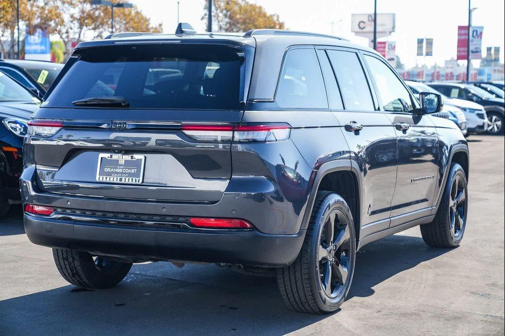 used 2022 Jeep Grand Cherokee car, priced at $28,700
