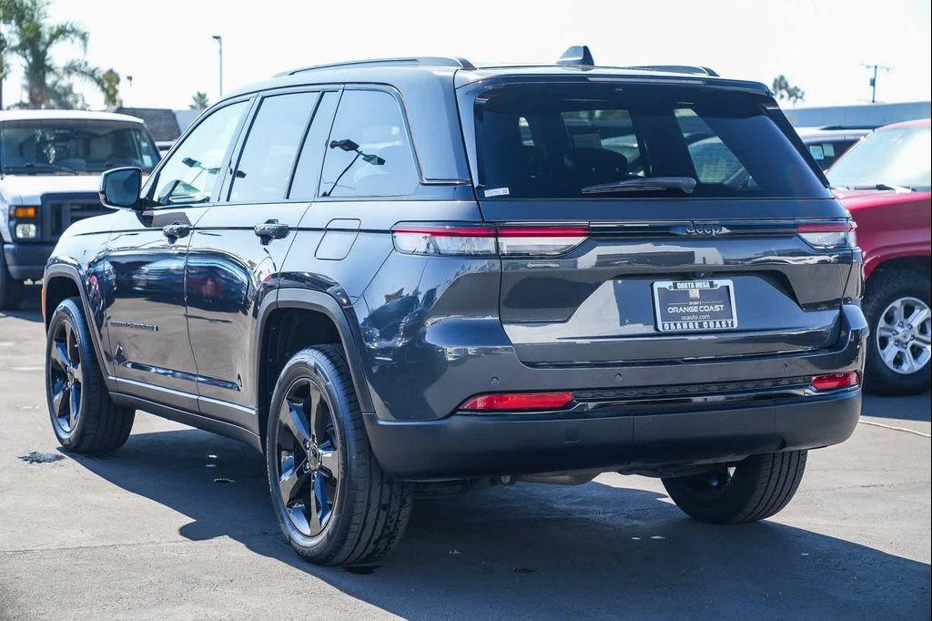 used 2022 Jeep Grand Cherokee car, priced at $28,700