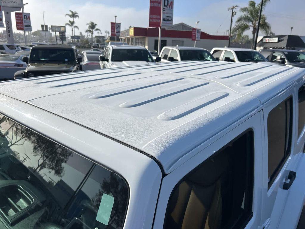 used 2015 Jeep Wrangler Unlimited car, priced at $17,972