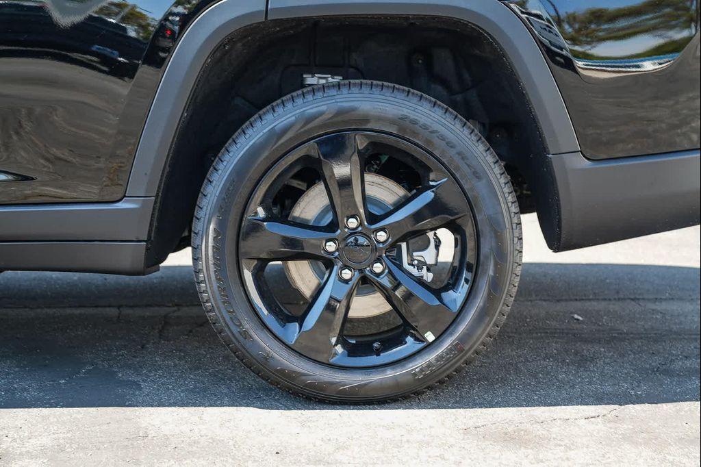 new 2025 Jeep Grand Cherokee L car, priced at $48,260