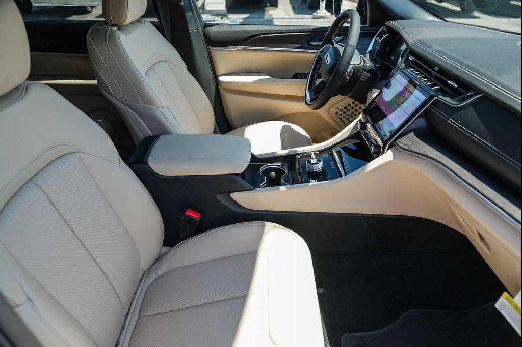 new 2025 Jeep Grand Cherokee L car, priced at $48,260