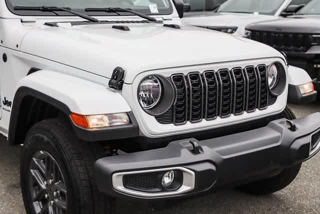 new 2024 Jeep Gladiator car, priced at $42,359