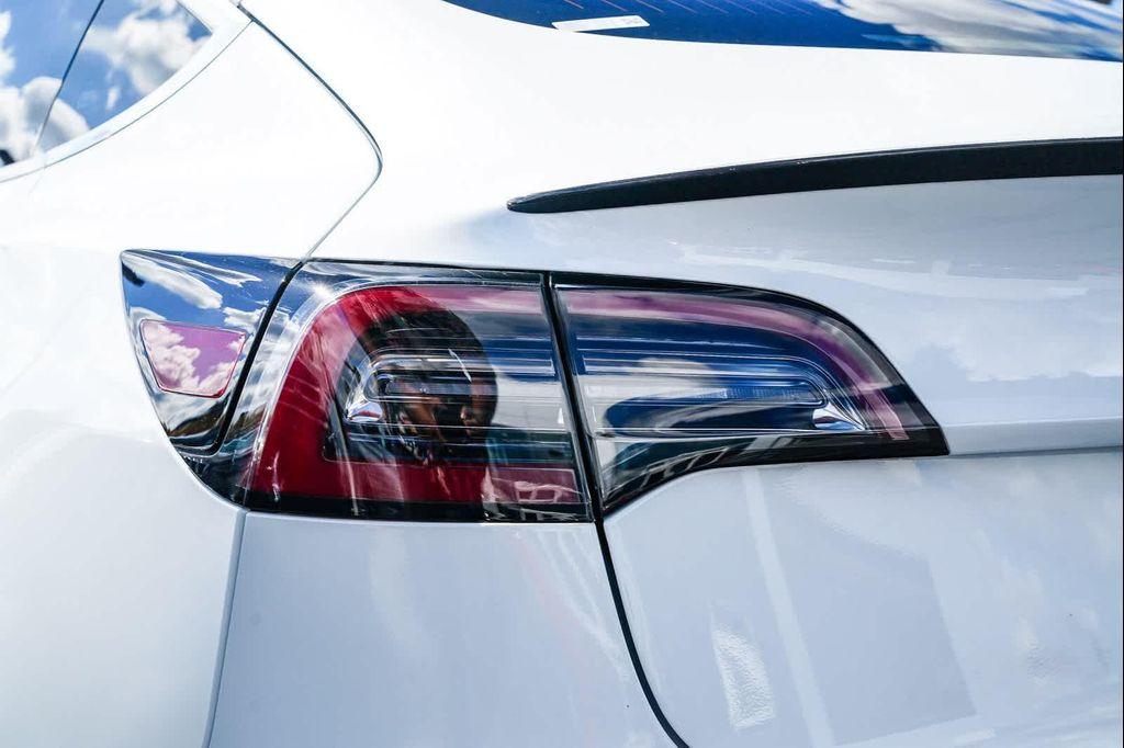 used 2018 Tesla Model 3 car, priced at $21,000