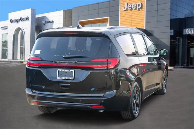 new 2025 Chrysler Pacifica Hybrid car, priced at $62,235