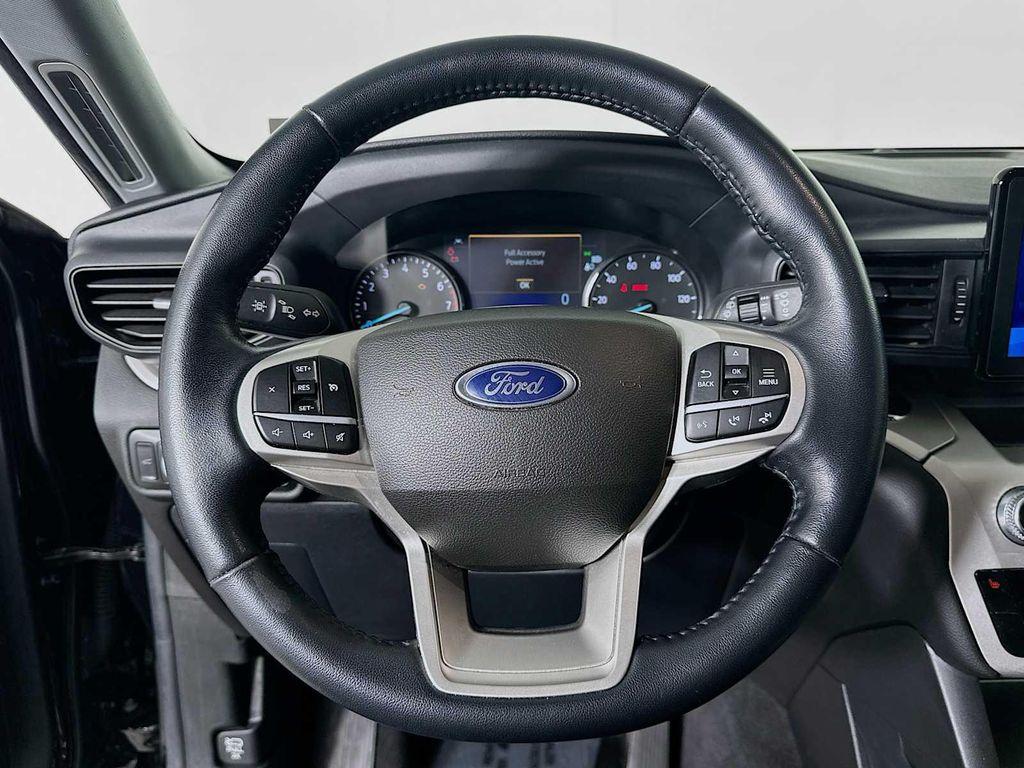 used 2022 Ford Explorer car, priced at $27,900