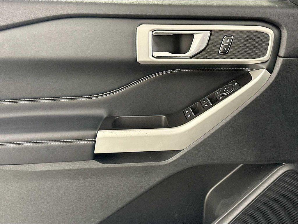 used 2022 Ford Explorer car, priced at $27,900