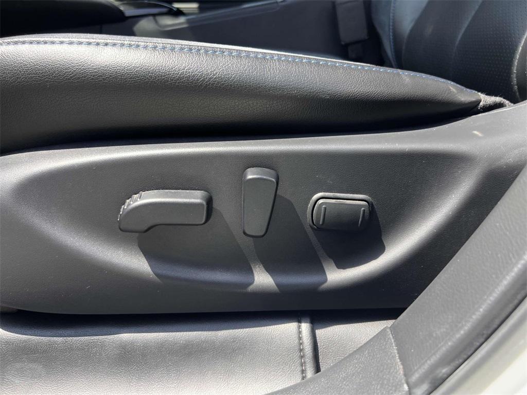 used 2022 Nissan Leaf car, priced at $14,989