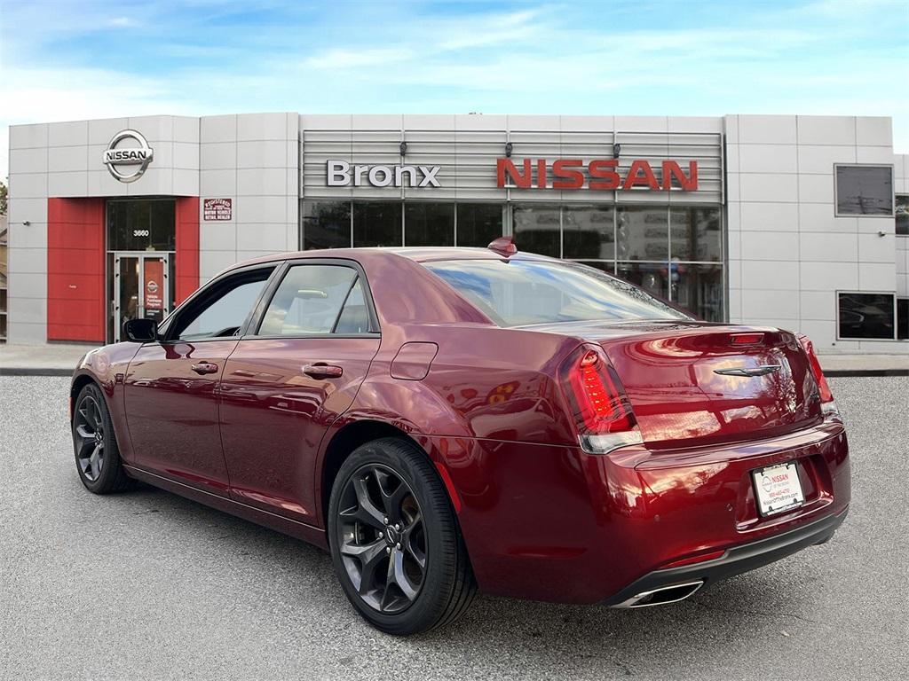 used 2021 Chrysler 300 car, priced at $18,754