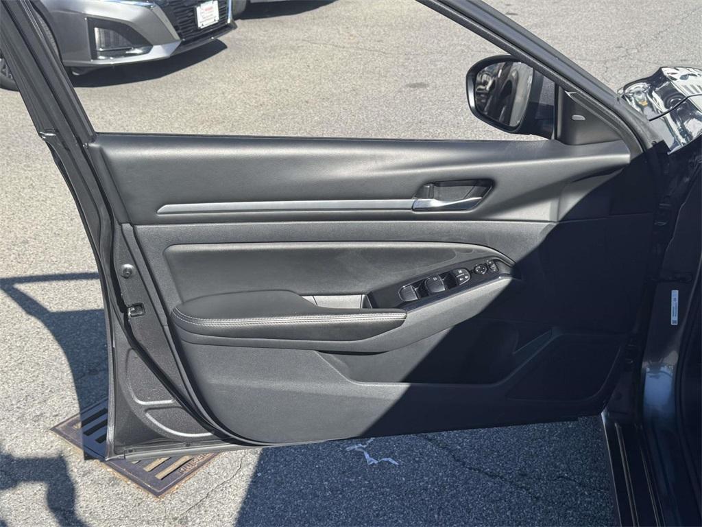 used 2023 Nissan Altima car, priced at $15,288