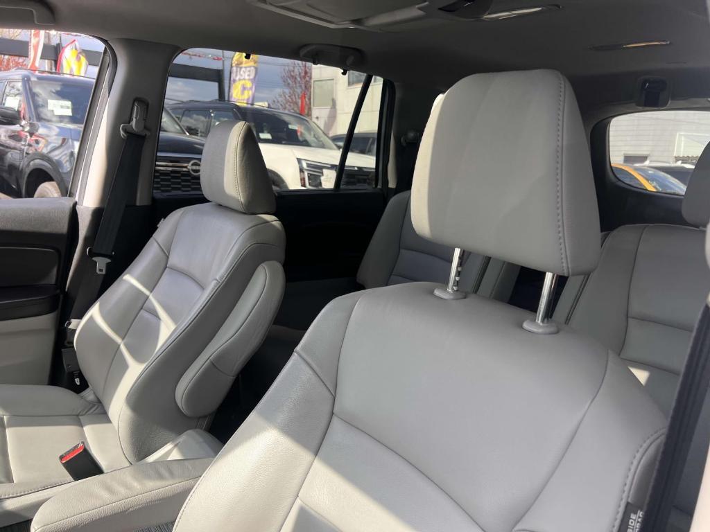 used 2022 Honda Pilot car, priced at $30,796