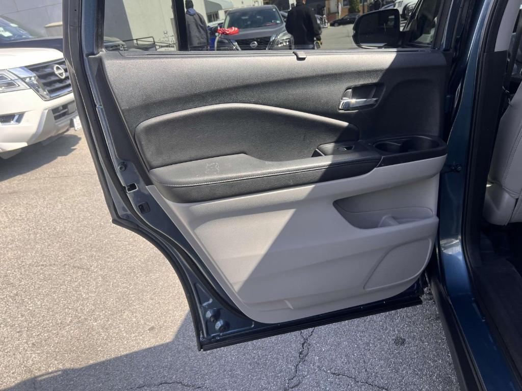used 2021 Honda Pilot car, priced at $25,156
