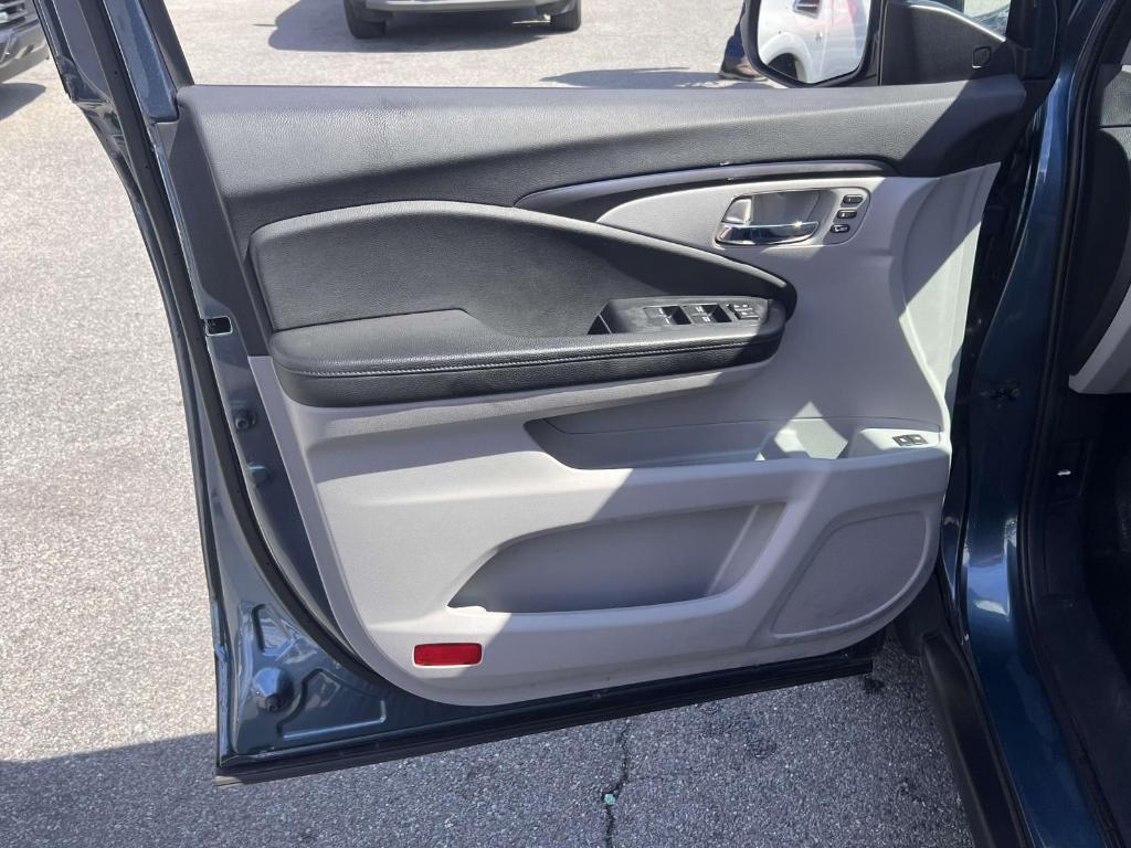 used 2021 Honda Pilot car, priced at $25,156