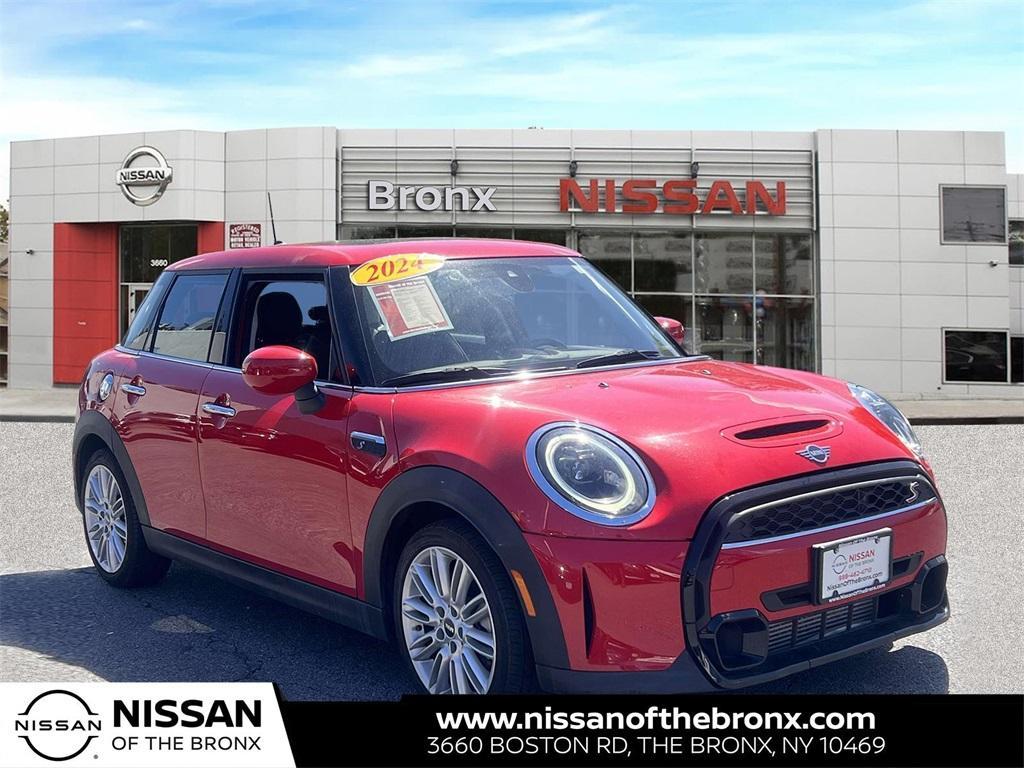 used 2024 MINI Hardtop car, priced at $23,089