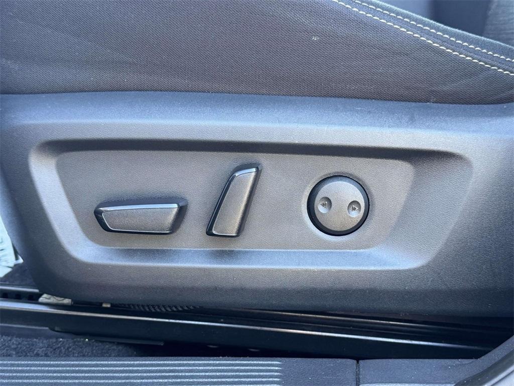 used 2022 Nissan Rogue car, priced at $17,059