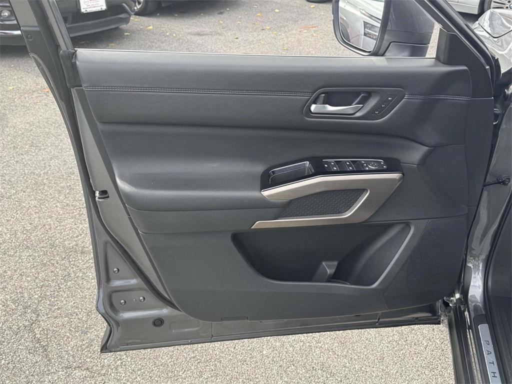 used 2024 Nissan Pathfinder car, priced at $34,901