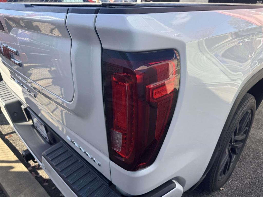 used 2022 GMC Sierra 1500 Limited car, priced at $41,289