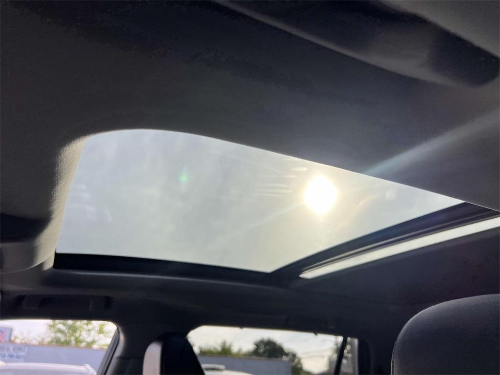 used 2022 Toyota Highlander Hybrid car, priced at $37,989