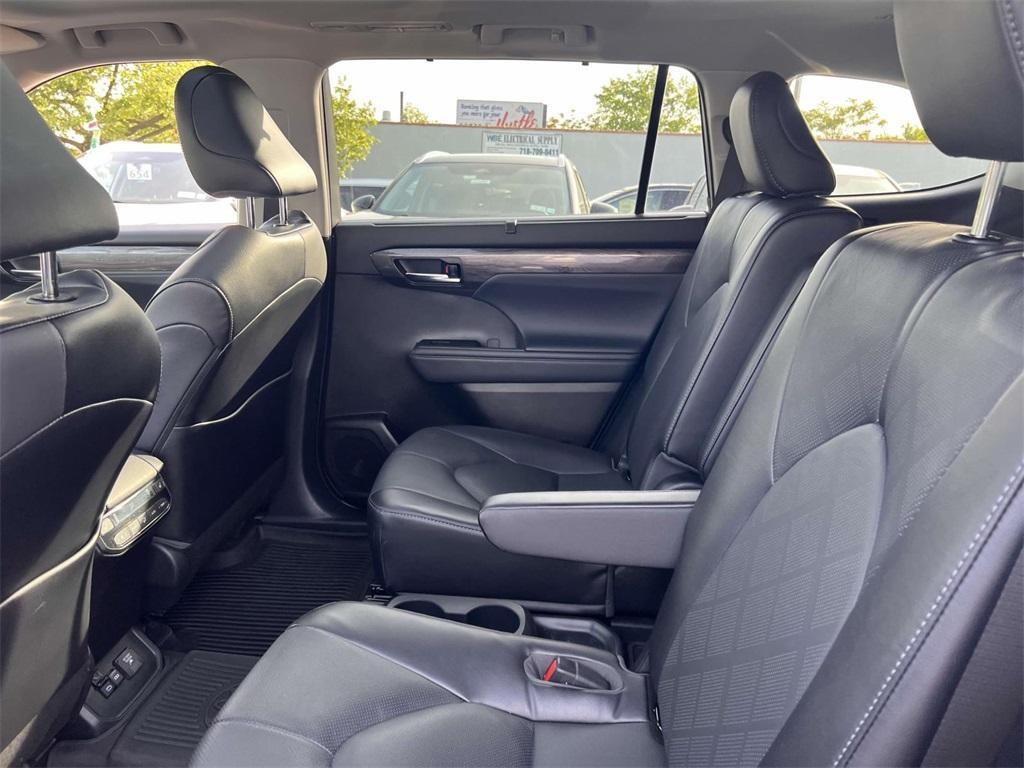 used 2022 Toyota Highlander Hybrid car, priced at $37,989