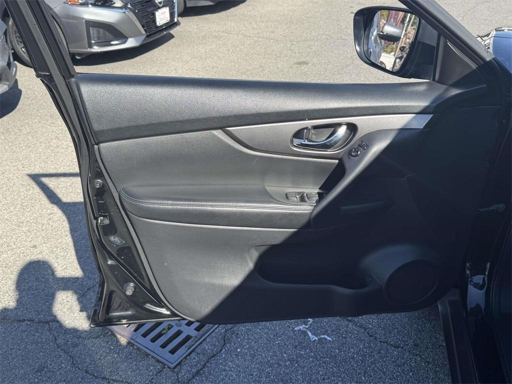 used 2016 Nissan Rogue car, priced at $7,989