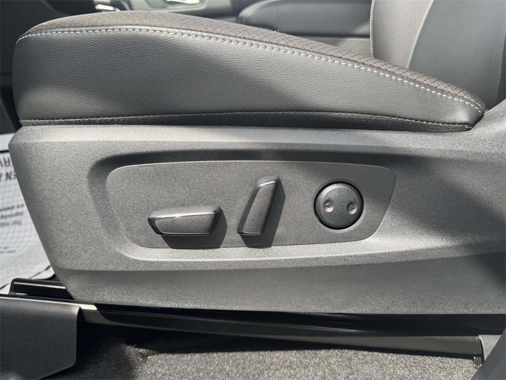 used 2025 Nissan Pathfinder car, priced at $34,789