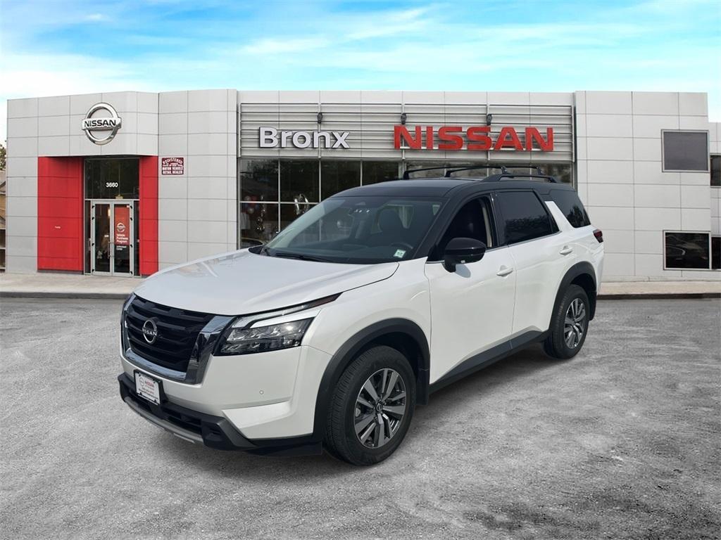 used 2025 Nissan Pathfinder car, priced at $34,789
