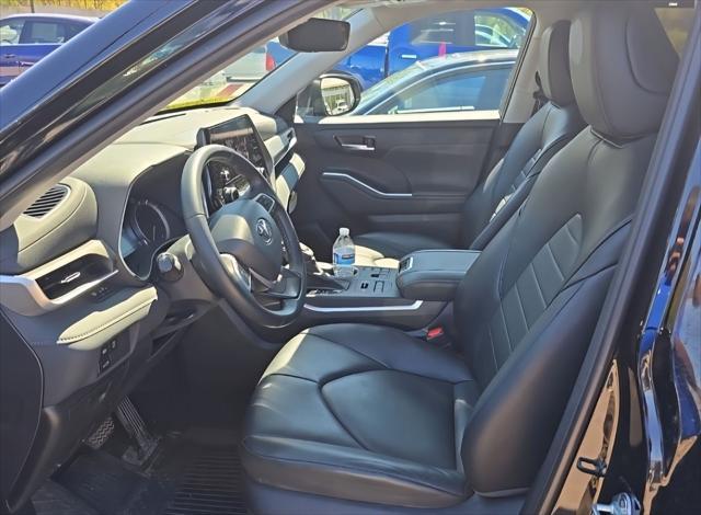 used 2023 Toyota Highlander car, priced at $40,977
