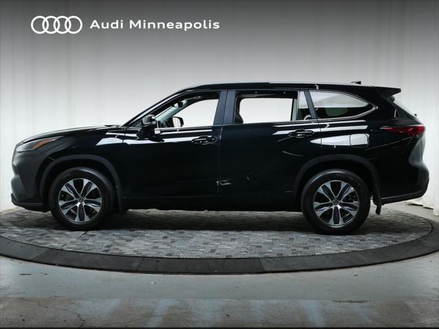 used 2023 Toyota Highlander car, priced at $39,977