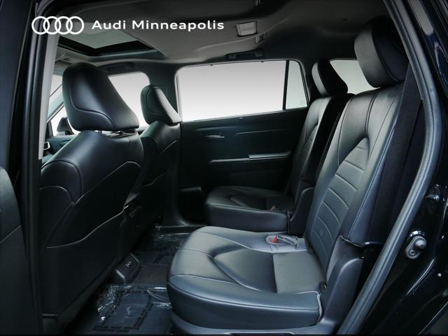 used 2023 Toyota Highlander car, priced at $39,977