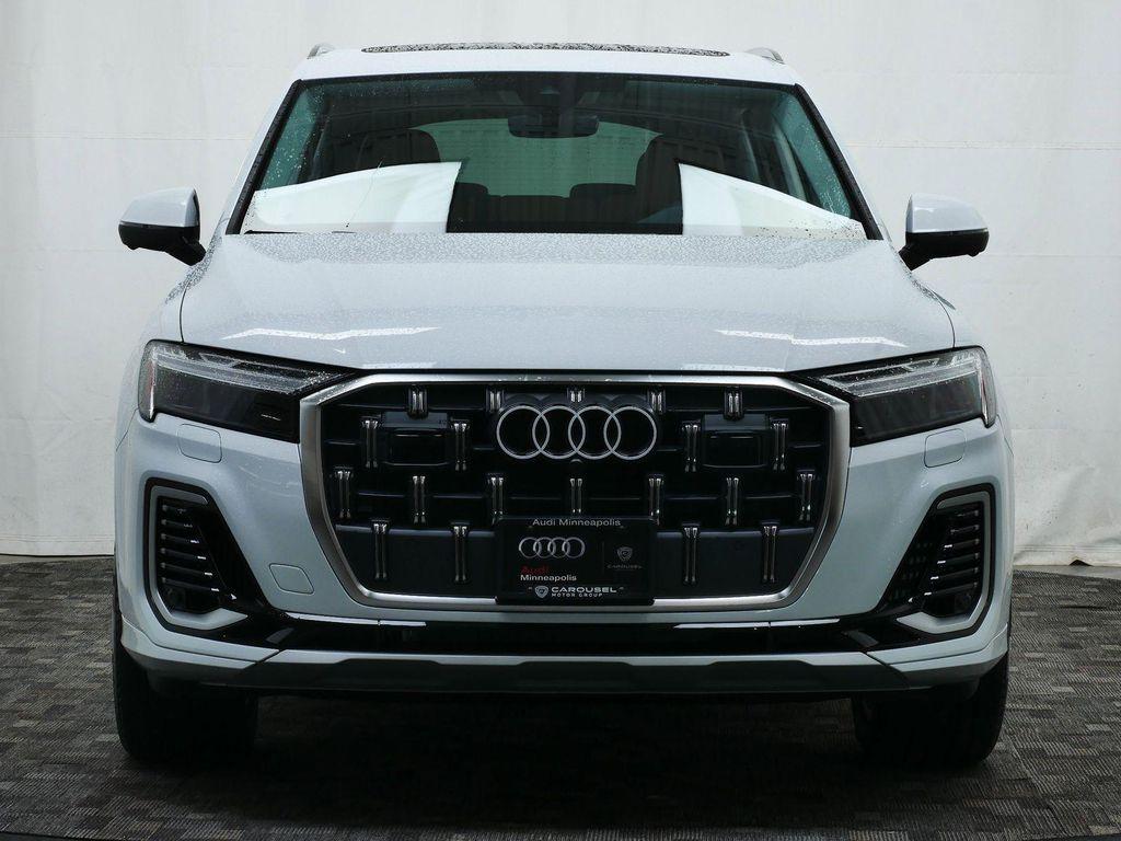 new 2025 Audi Q7 car, priced at $72,795