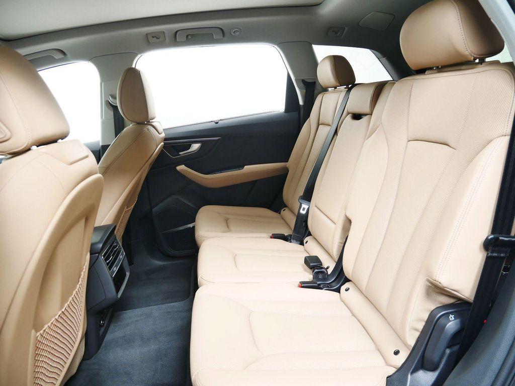 new 2025 Audi Q7 car, priced at $72,795