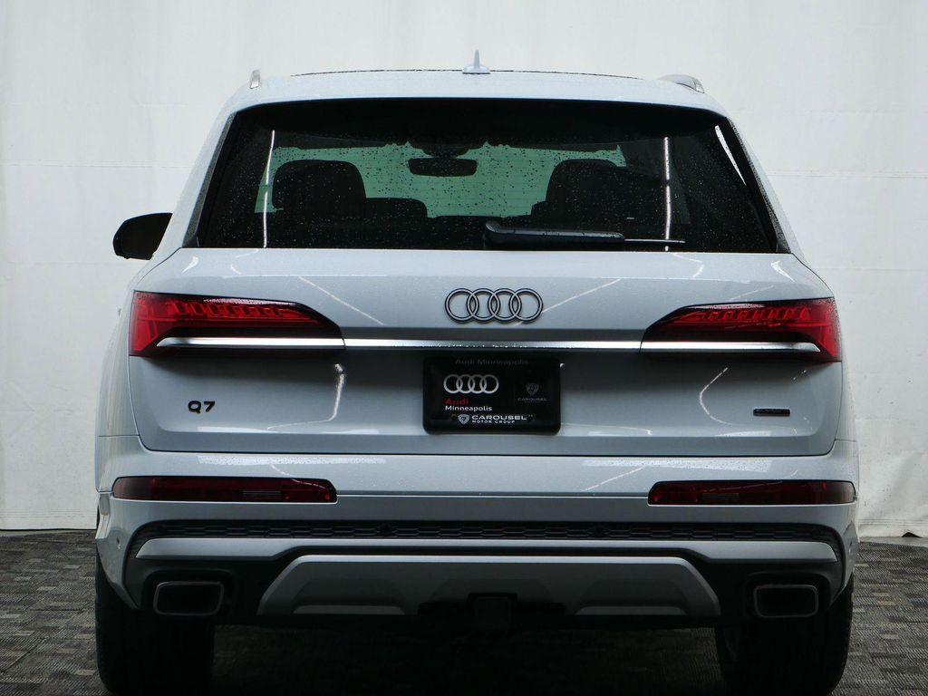 new 2025 Audi Q7 car, priced at $72,795