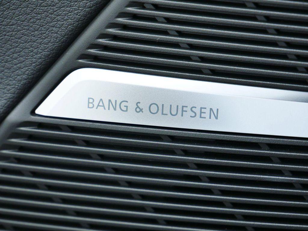 new 2025 Audi Q7 car, priced at $72,795