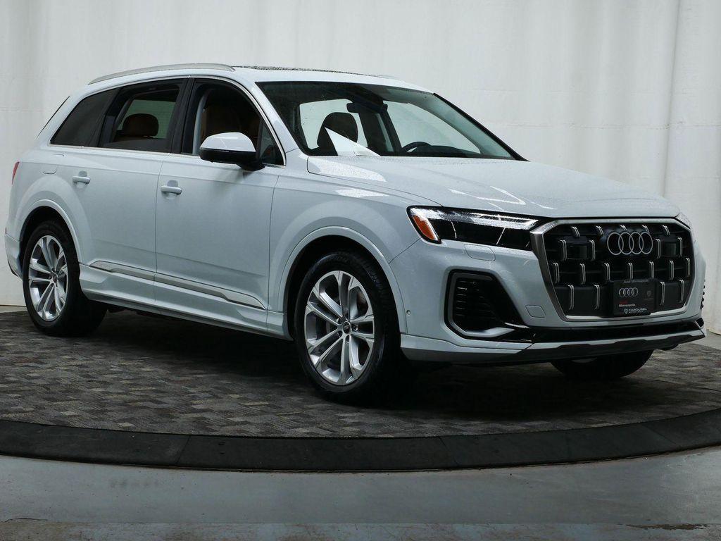 new 2025 Audi Q7 car, priced at $72,795