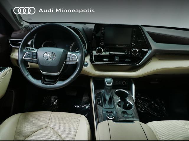 used 2022 Toyota Highlander car, priced at $44,477