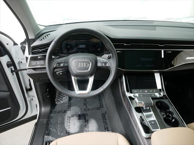 new 2025 Audi Q7 car, priced at $75,595