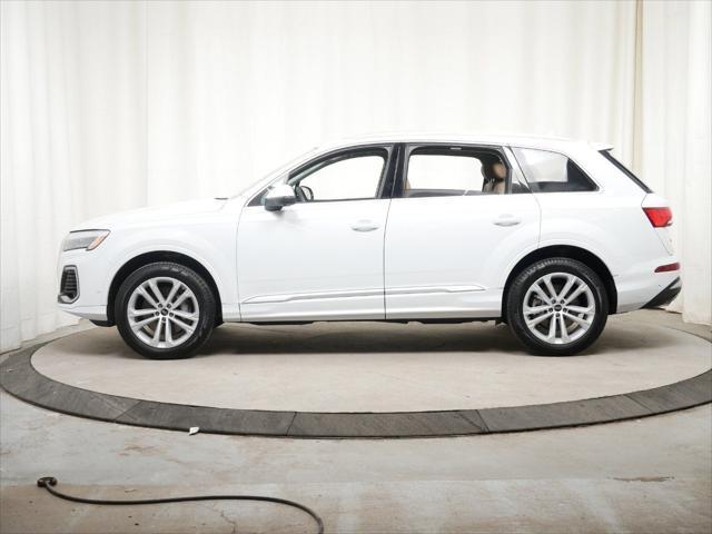 new 2025 Audi Q7 car, priced at $75,595