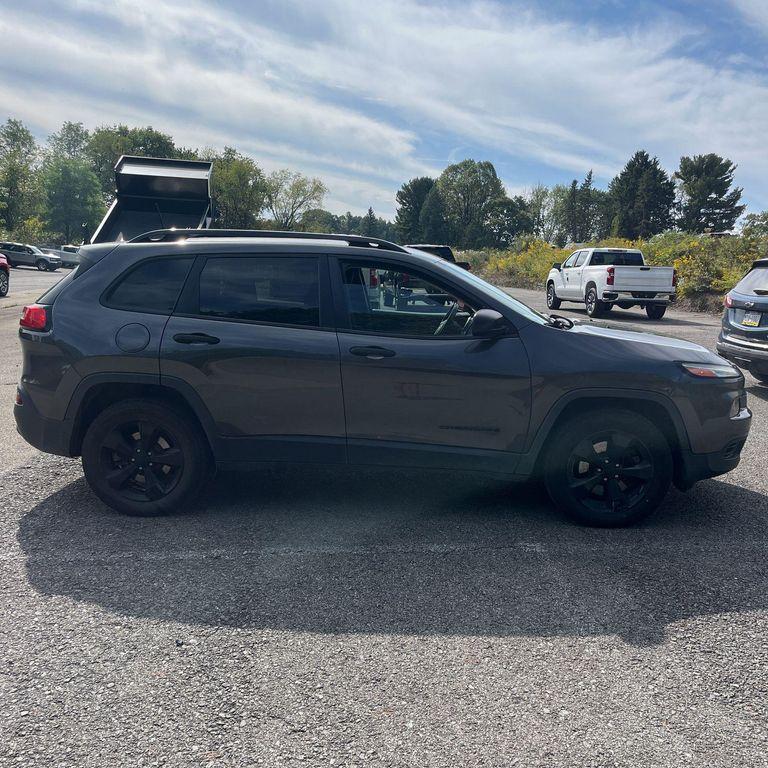 used 2016 Jeep Cherokee car, priced at $11,477
