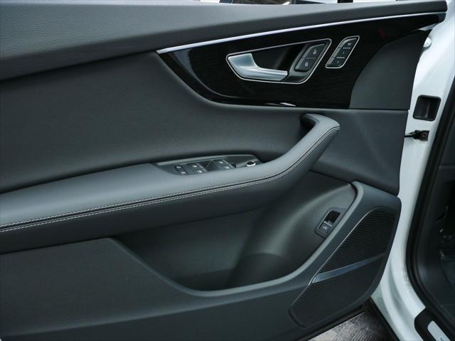 new 2025 Audi Q7 car, priced at $80,205